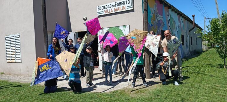 “Y los niños remontaban barriletes”