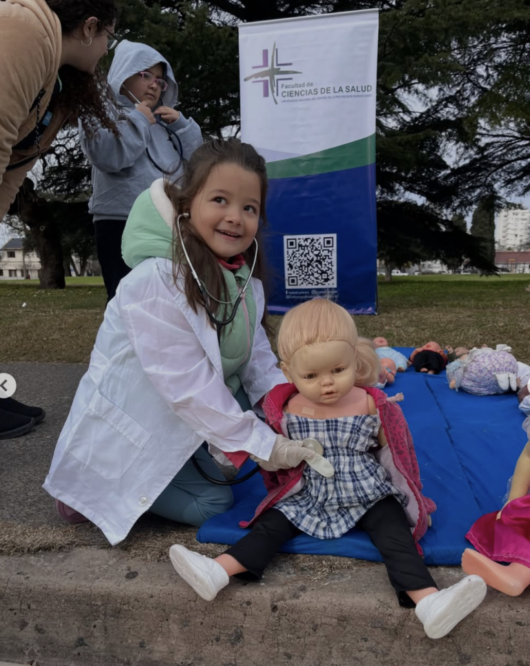 ¡Queremos jugar! Pequeños profesionales de la salud