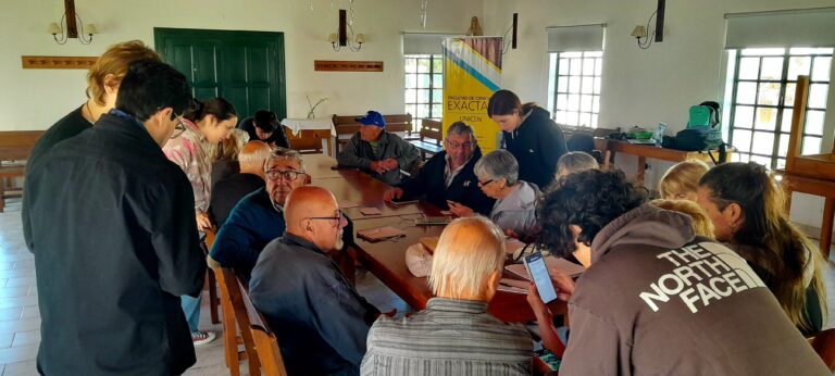 Puentes Digitales – Jornada de inclusión tecnológica para el pleno ejercicio de la ciudadanía digital de personas mayores en el PET de Villa Gaucho