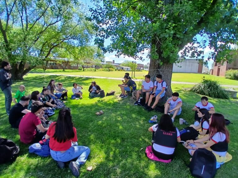 Educación en escena: teatro, comunidad y ciencias
