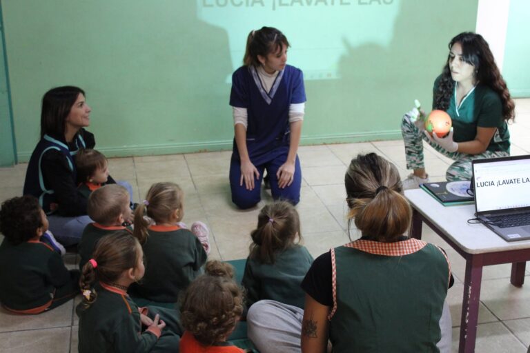 Taller de lavado de manos en el marco del dia Mundial de la Salud